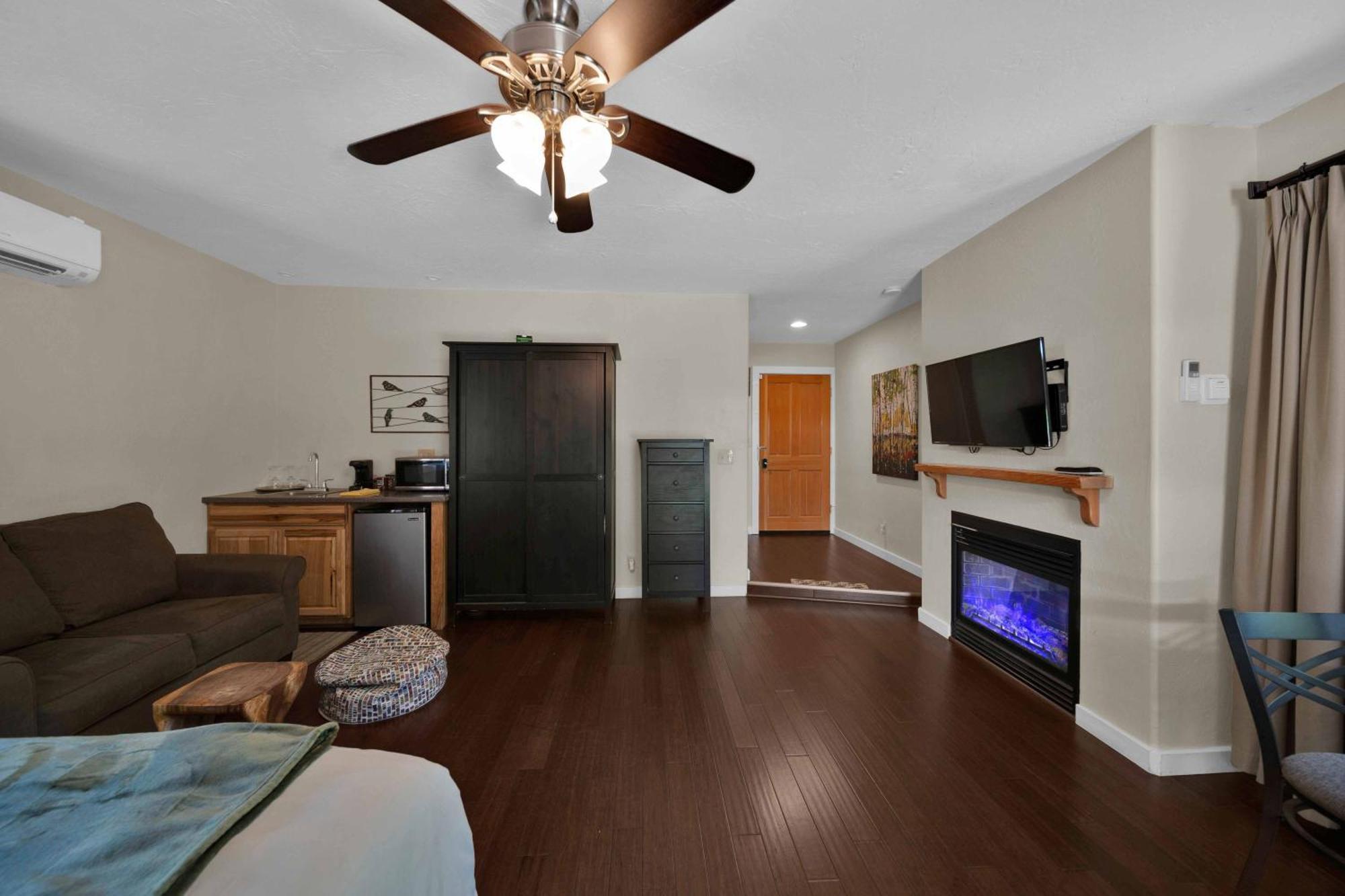 The Inn at Shasta Lake Lakehead Bagian luar foto