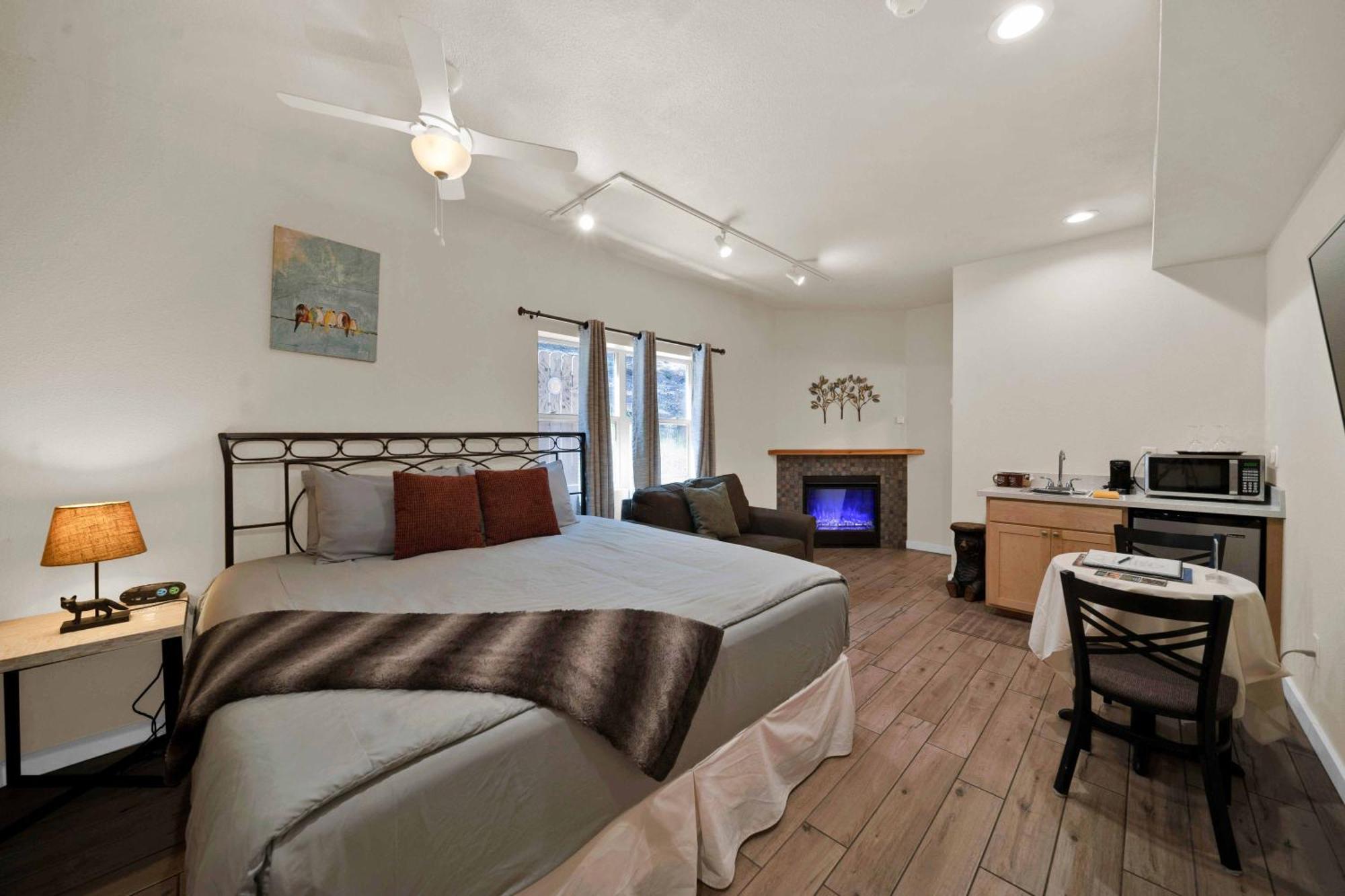 The Inn at Shasta Lake Lakehead Bagian luar foto